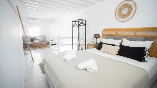 Oculus Mykonos Venice Suites by Live&Travel