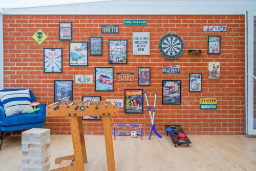 Fotografie z fotogalerie ubytování Modern Home with Games Room, Watford v destinaci Watford