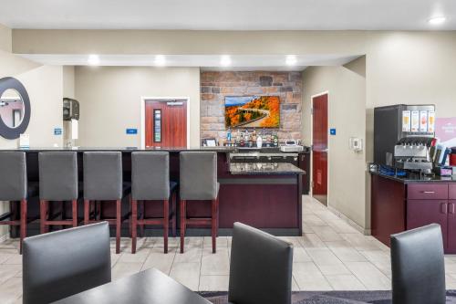 Kuchyň nebo kuchyňský kout v ubytování Cobblestone Hotel & Suites - Ephraim