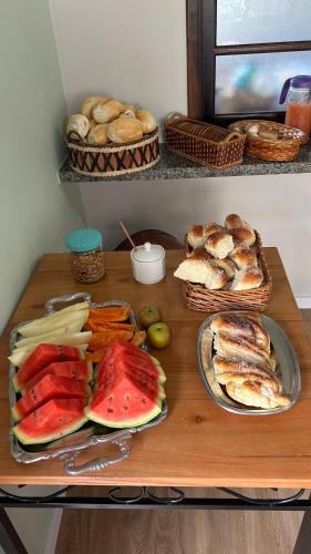 Makanan di atau berdekatan hotel
