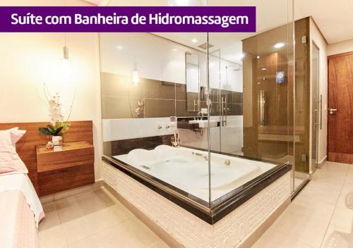 Ένα μπάνιο στο Intense Motel