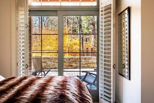 Giường trong phòng chung tại Luxury Ski Escape-Panache 506
