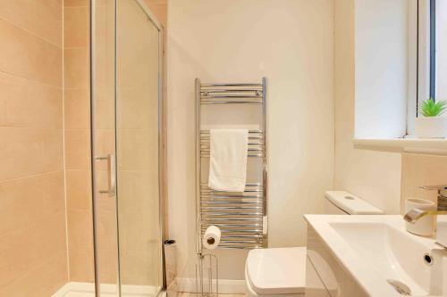 Ένα μπάνιο στο Blackwater Villa Witham
