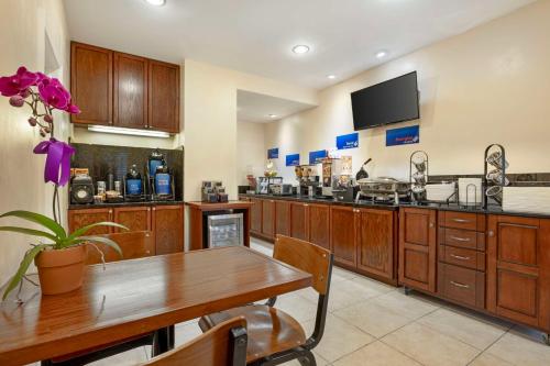 Best Western Downtown San Diego Image