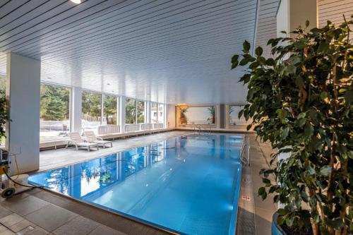 Apartment with Pool, Sauna & Gym