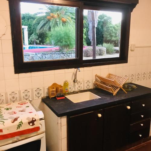 Η κουζίνα ή μικρή κουζίνα στο La Casa Del Mercader