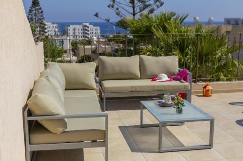 Χώρος καθιστικού στο Villa Andria