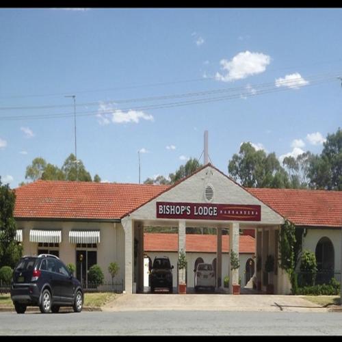 El edificio en el que está el motel