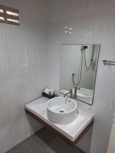 Koupelna v ubytování Lalisa Hotel Aonang