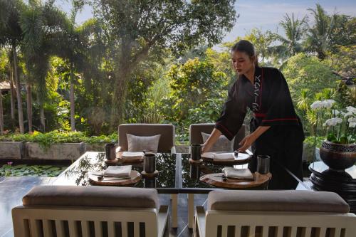 Hosté ubytování Anantara Mai Khao Phuket Villas