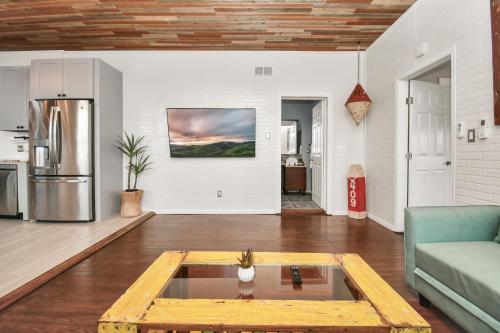 Η κουζίνα ή μικρή κουζίνα στο Gulf Siesta Vacation Lofts