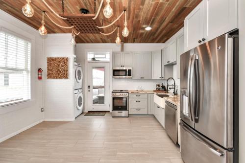 Η κουζίνα ή μικρή κουζίνα στο Gulf Siesta Vacation Lofts