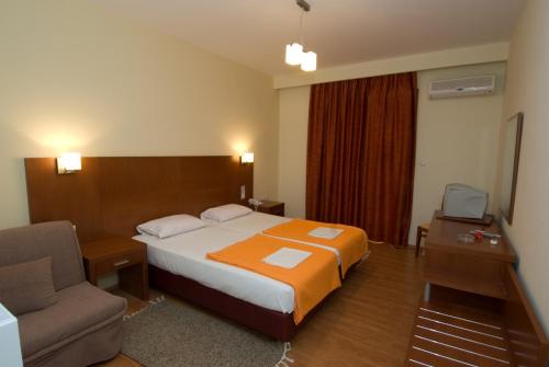Gallery image of Zorbas Hotel in Myrtéa