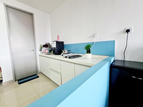 Η κουζίνα ή μικρή κουζίνα στο First Subang Subang Nu Empire Subang Parade Taylors SJMC Sunway Pyramid Lagoon Sunway Medical Center