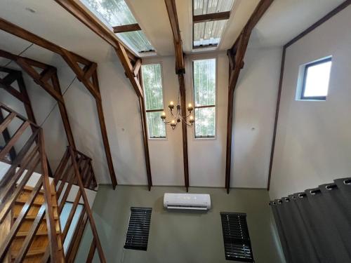 Fotografie z fotogalerie ubytování Treehouse - No Hot tub available between 1May to 31 August due to winter v destinaci Bloemfontein