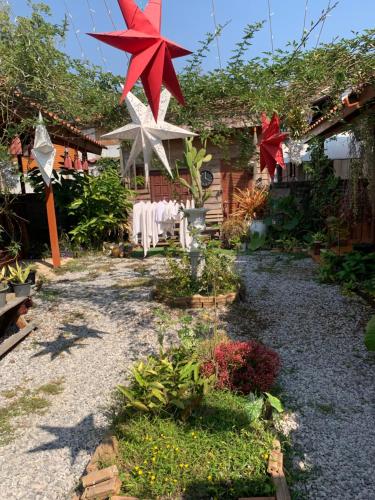 Κήπος έξω από το K Khan Garden at Chiang Khan Walking Street