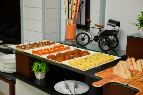 Comida en o cerca de este hotel