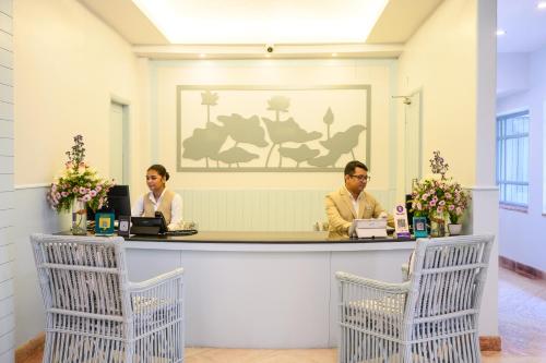 Clientes alojados en Sinclairs Siliguri