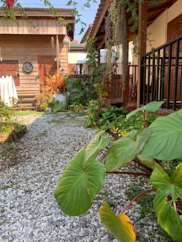Κήπος έξω από το K Khan Garden at Chiang Khan Walking Street