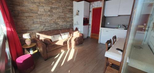 Le Serac W6 appartement with panoramic mountainview end of the hallway managed by private host