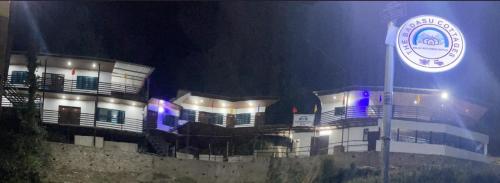 Afbeelding uit fotogalerij van The Badasu Cottages in Phata