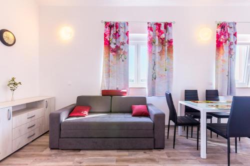 Irina - A6 second floor - MPolo