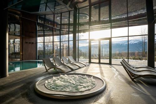 Bassein majutusasutuses Złoty Horyzont Apartments või selle lähedal