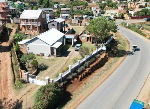 Khu vực xung quanh gần nhà khách