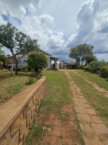 Phong cảnh thiên nhiên gần nhà khách