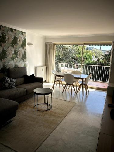 Appartement à Antibes avec terrasse ensoleillée