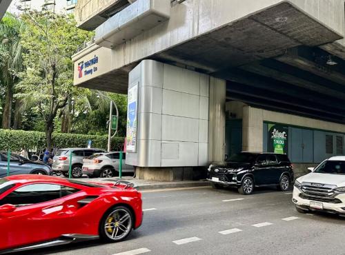 Fotografia z galérie ubytovania BTS Thonglor Luxury 35sqm Condo with Pool & Sauna v destinácii Bangkok