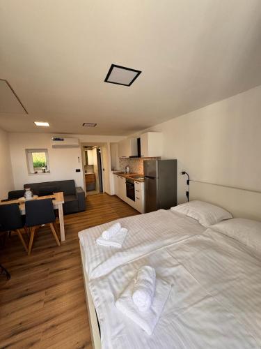 Seaview Apartment for 2
