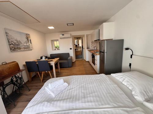 Seaview Apartment for 2