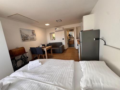 Seaview Apartment for 2