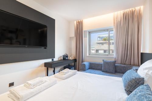 Dina & McAllister Rooms & Suites