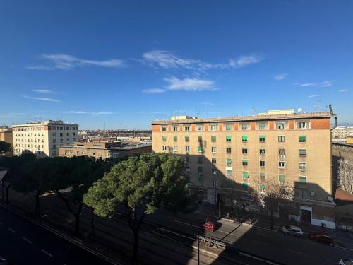 Stylish & Trendy Hub in Rome