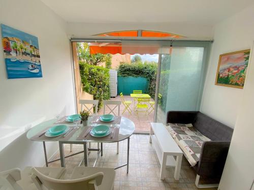 Studio avec piscine et jardin