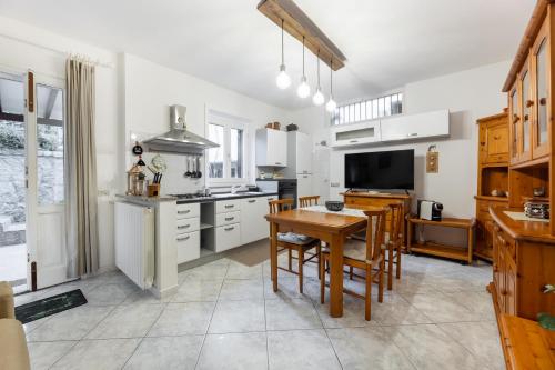 Cucina o angolo cottura di Casa Anna a Pomonte - Goelba