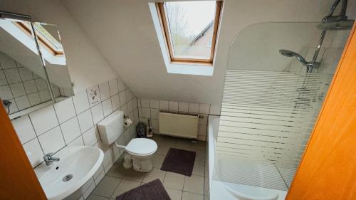 Ένα μπάνιο στο Messe und Ferienwohnung