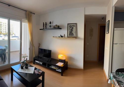 Apartamento planta baja con piscina en el edificio Royal Marine II