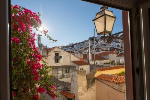 Alfama, the heart of fado - Minutes from Tram 28