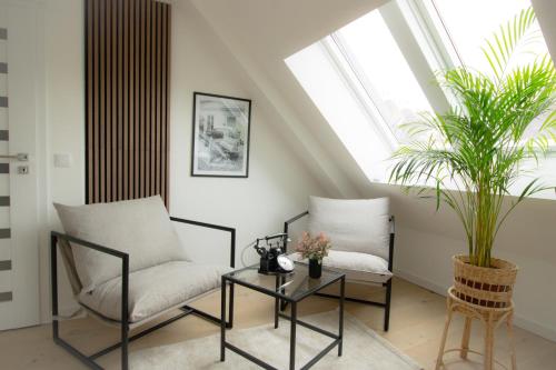 Central, Stylish and Modern l JOS24