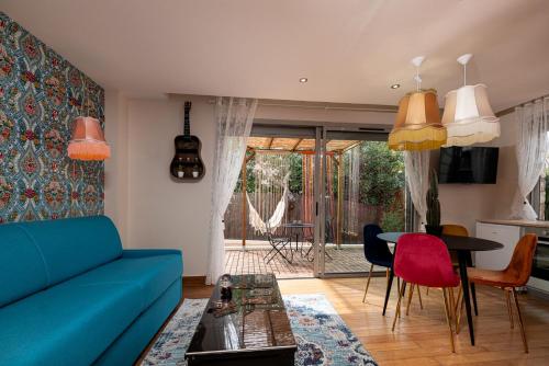 Studio Terrasse La Roulotte du Tzigane Mandara Beach Antibes Juan-les-Pins