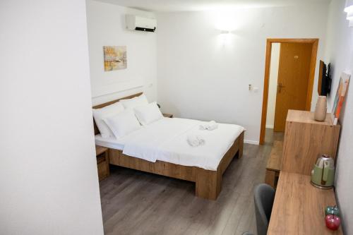 Guest House Rosanda, 200m from Churchにあるベッド