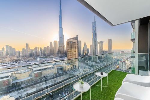 Elegant 4BR Apartment with Burj Khalifa and Fountain Views Connected to Dubai Mall