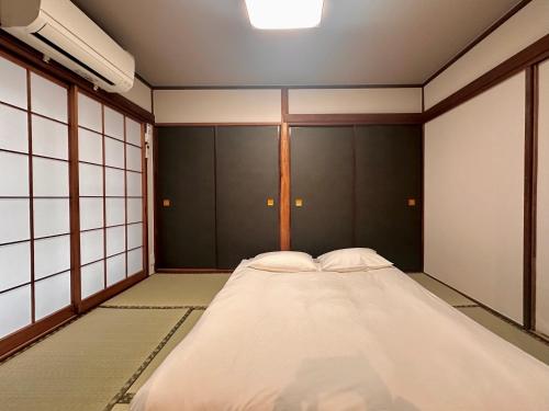 Love Asakusa Big Space Modern Home 2 to 8 Guests 6 Min to Sensoji 10 Min to Asakusa Station Airport Direct
