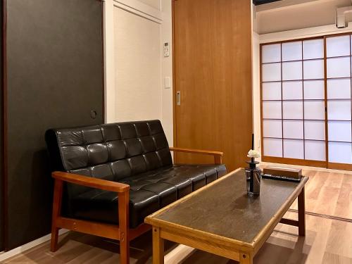 Love Asakusa Big Space Modern Home 2 to 8 Guests 6 Min to Sensoji 10 Min to Asakusa Station Airport Direct