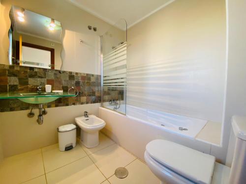 A bathroom at Euromarina Lateral by Alina365