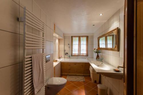 Vannituba majutusasutuses The Alps Wonder Chalet