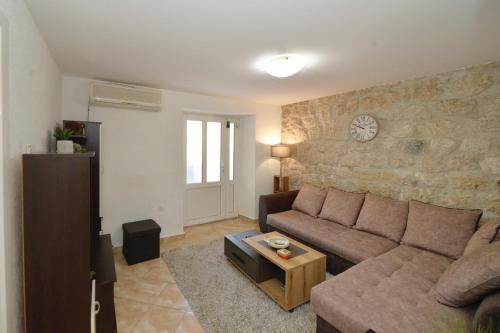 Ruang duduk di Holiday House Kotor